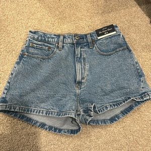NWT Abercrombie & Fitch High Rise Curve Love Mom Shorts *SOLD*